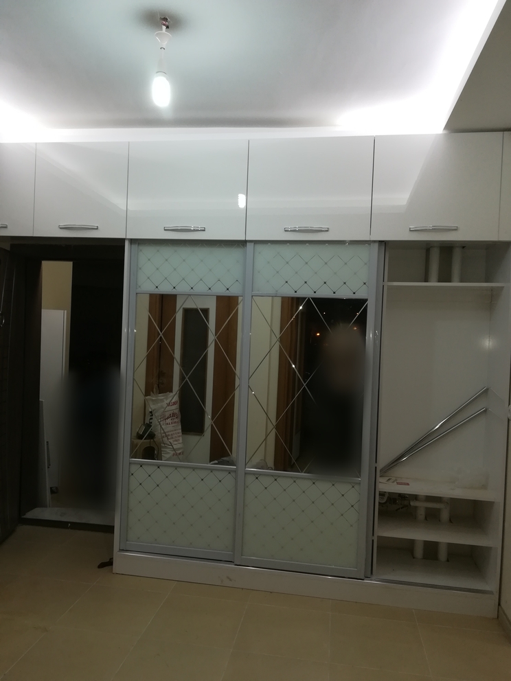 Sürgülü Beyaz Gardırop