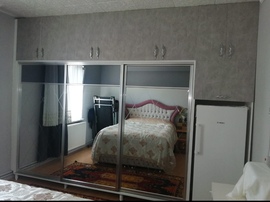 Desenli Kapaklı Gardırop